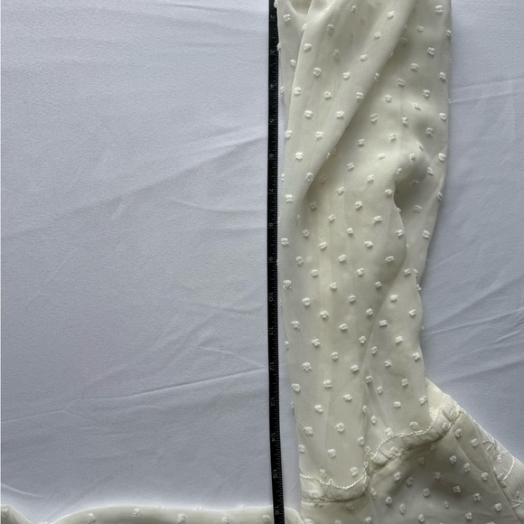 Express Cream Ruffle Blouse - Picture 5 of 9